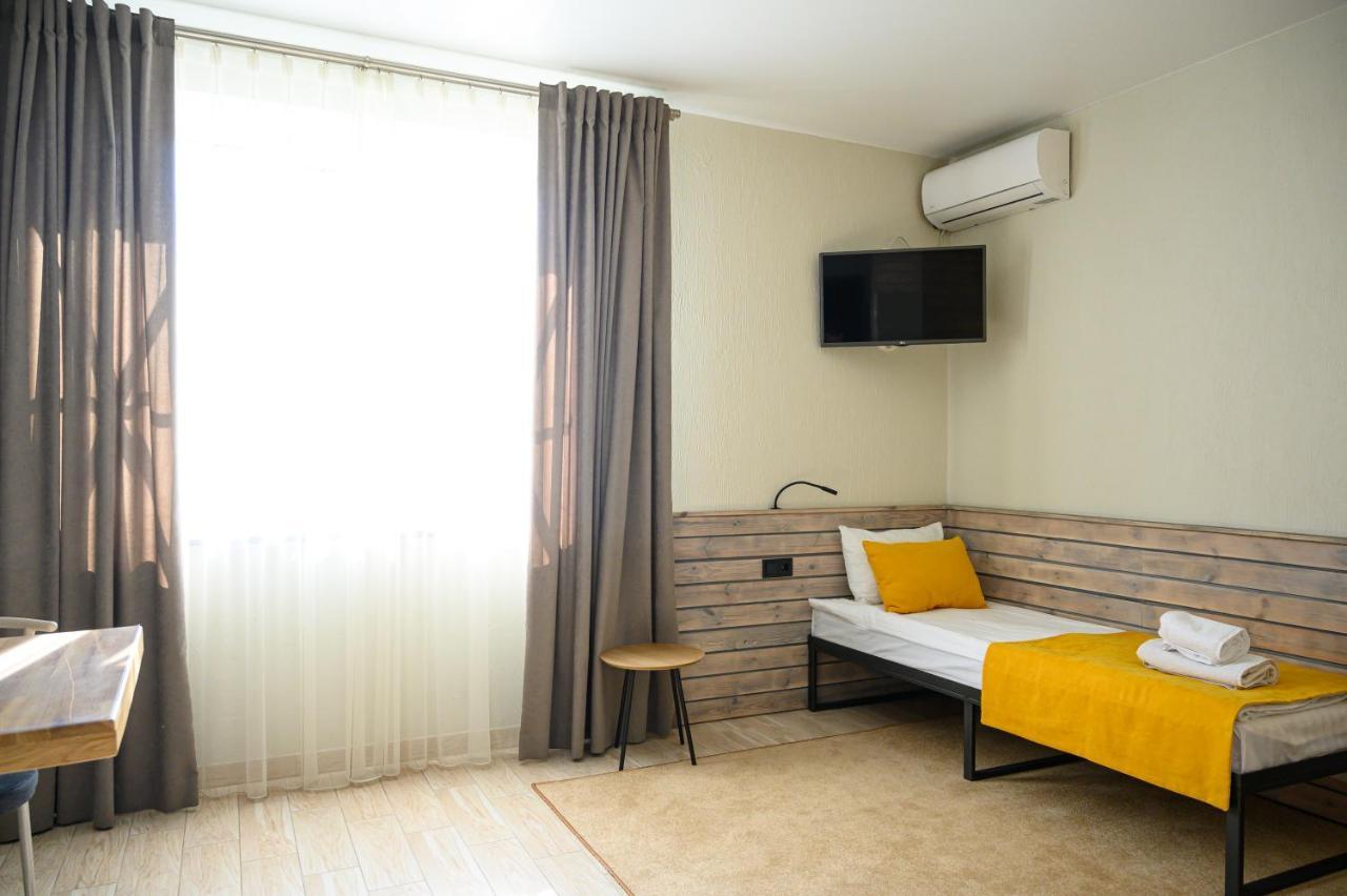 Space Apart Hotel Lutsk Exterior photo