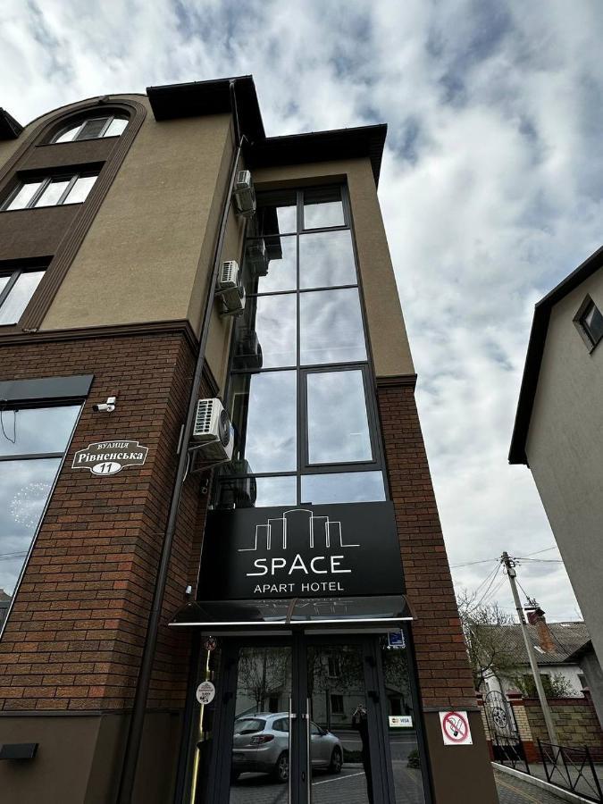 Space Apart Hotel Lutsk Exterior photo