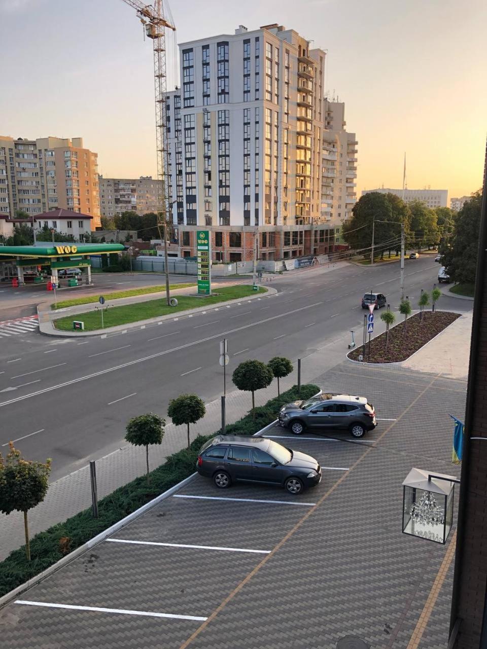 Space Apart Hotel Lutsk Exterior photo